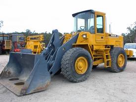 VOLVO L90C WHEEL LOADER WITH QUICK HITCH - picture0' - Click to enlarge