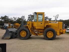 VOLVO L90C WHEEL LOADER WITH QUICK HITCH - picture0' - Click to enlarge