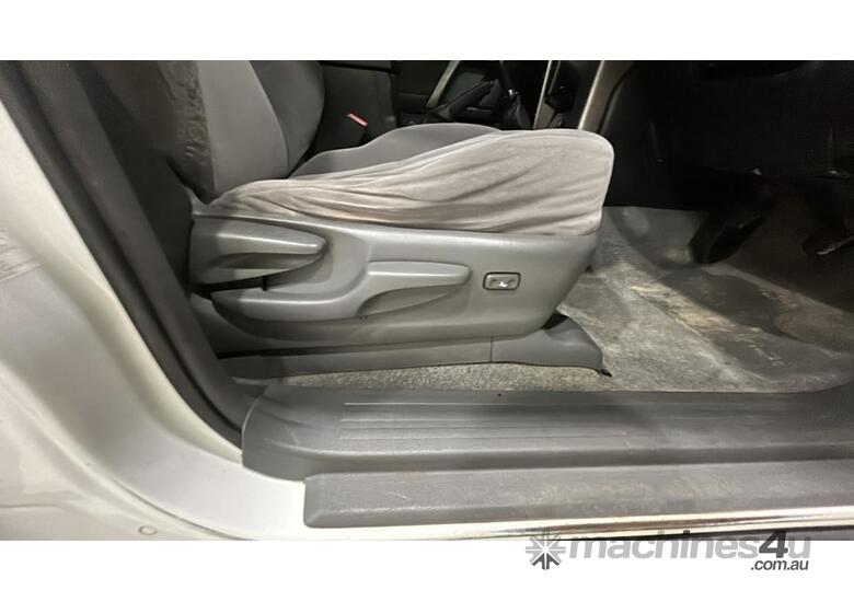 caption 2010 Toyota Landcruiser Prado GX (4x4) Diesel SUV (MY10)