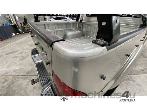 caption 2010 Toyota Hilux 4x4 SR5 Dual Cab T/Diesel (Manual)