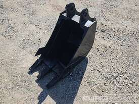 Unused GP Bucket 425mm, Ears 60mm, Centers 250mm, Pins 45mm  - picture0' - Click to enlarge