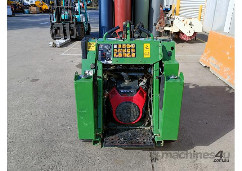 caption 2011 Kanga Mini Loader