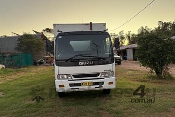 Isuzu powtech truck FFR 500 MEDIUM