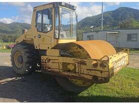 BOMAG BW211 SMOOTH DRUM ROLLER  - picture1' - Click to enlarge