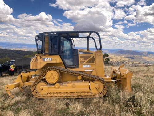 caption CAT D6N XL Dozer