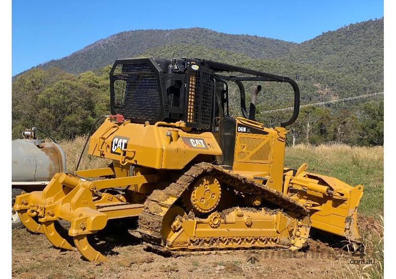 caption CAT D6N XL Dozer