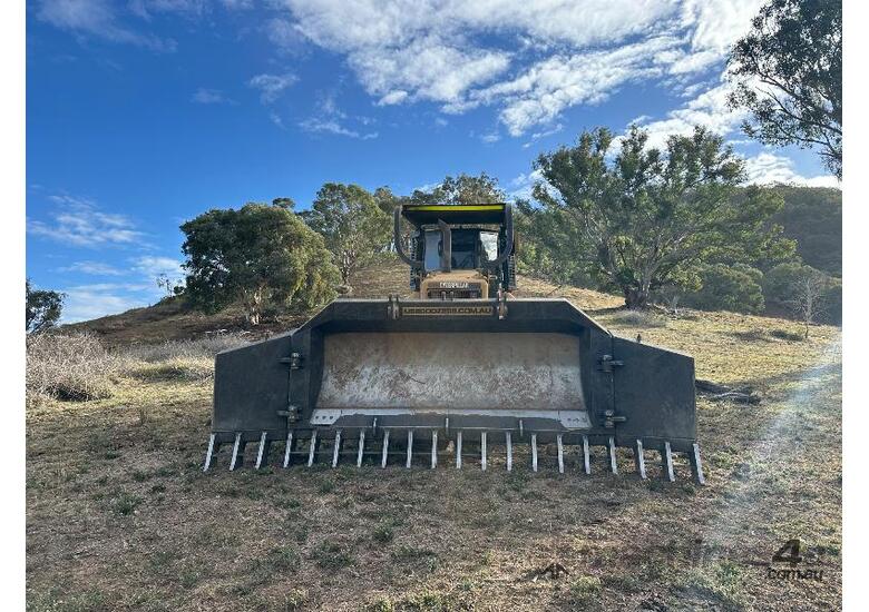 caption CAT D6N XL Dozer