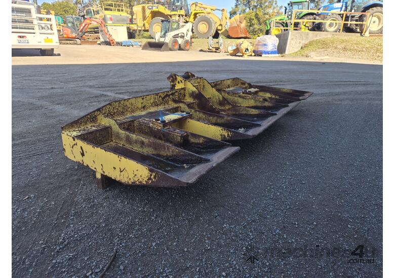 caption Rail Track Cleaner Attachment