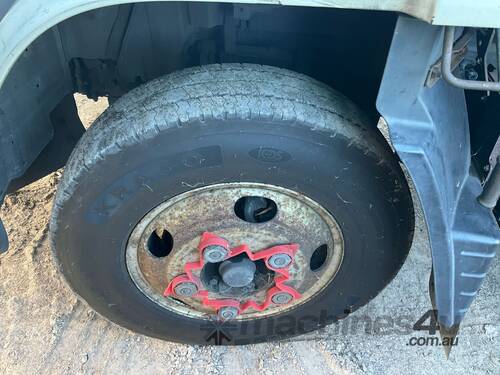caption 2016 Mitsubishi Canter L7/800 Refrigerated Pantech