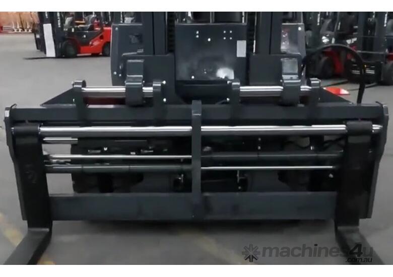 7t Diesel forklift with wide carriage.