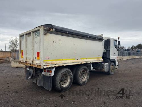 caption 2015 Hino FS 700 2844 Tipper