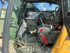 2020 John Deere E210LC Excavator - picture0' - Click to enlarge