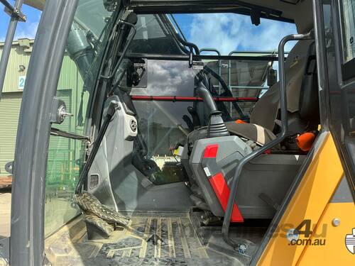 2020 John Deere E210LC Excavator