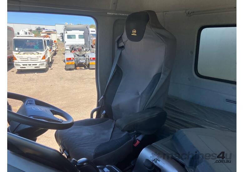 2023 Nissan UD Quon CD 25 360 Curtain Sider