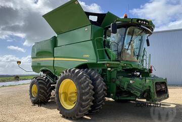 John Deere   S680 John Deere   S680