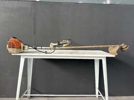 STIHL FS240 Whipper Snipper (Ex-Council) - picture2' - Click to enlarge