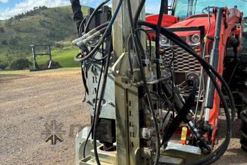 (10130) El-Gra 90 Series 75 Cell Percussion Post Driver (Violet Town, VIC)