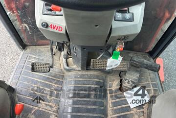 Kubota 2016   L5740D Tractor