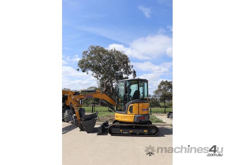 XCMG XE35U Cabin Mini Excavator – Plate Clearance – 0% Finance – Hydraulic hitch and Bucket Package