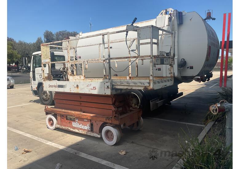 Snorkel SL25 Scissor Lift