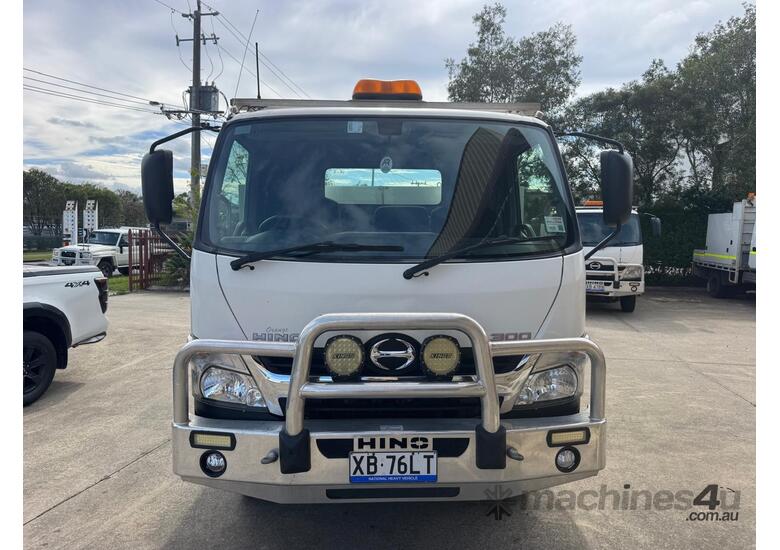 2017 HINO 300 921 PB98