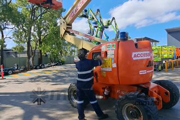 JLG 450AJ 45ft Diesel Articulating Boom Lift - 250kg SWL, 14.02m Working Height