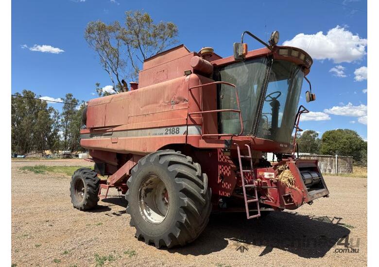 Case IH 2188 Header with 10-10 30ft Front & Trailer