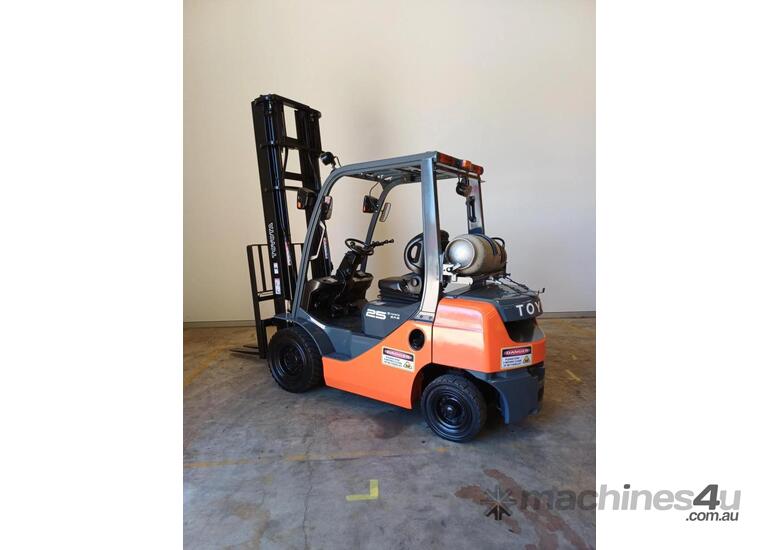 Toyota 8FG25 IC Truck - 2.5 tonne