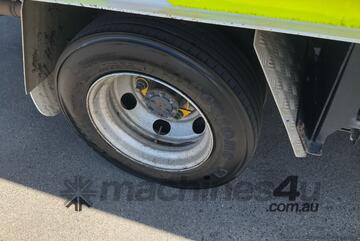 2018 Isuzu NPR 65 190 Service Body