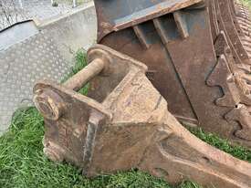 2 x Case 49t Excavator Buckets and Ripper Tooth - picture2' - Click to enlarge