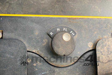 Columbia SU5-L Electric Utility Vehicle