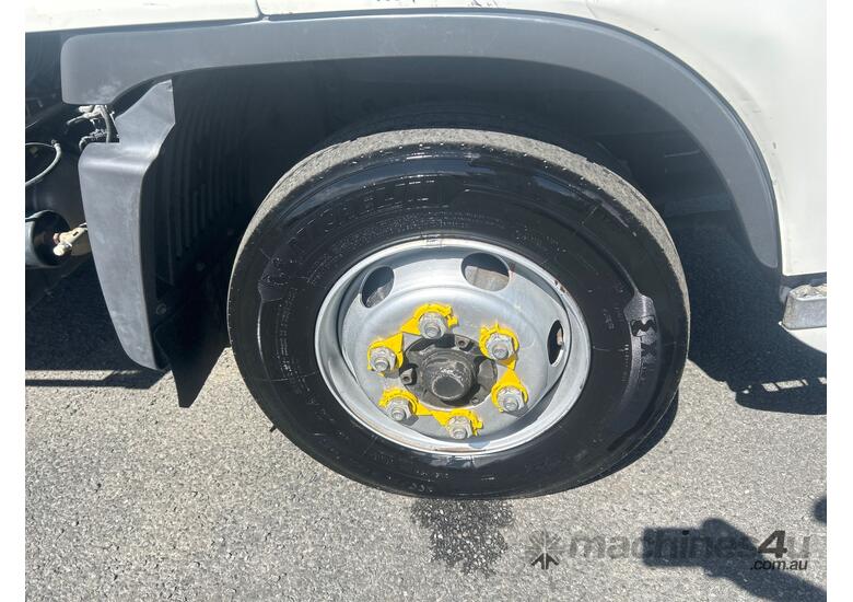 2015 Hino FD500 1124 Crane Truck