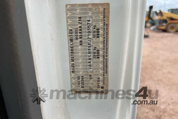 2020 Isuzu NLR 45-150 Service Body