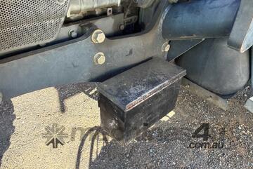 Kubota 2009   M7040 Tractor