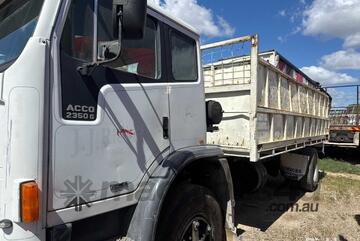 Iveco 2002   ACCO 2350G Tipper