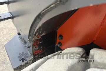 Kubota SSV75 Skid Steer Loader