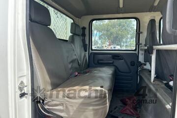 2017 Isuzu NLS 45-150 Crew Cab Service Body