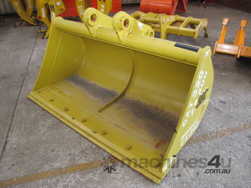 SEC 20 Ton Mud Bucket for Caterpillar CAT320 - Includes Pin, 1930mm Width