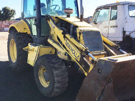 NEW HOLLAND LB110 LOADER - picture0' - Click to enlarge