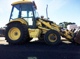 NEW HOLLAND LB110 LOADER - picture0' - Click to enlarge