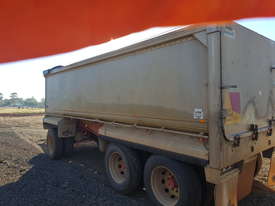 2000 muscat tri tipper - picture0' - Click to enlarge