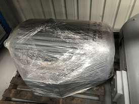 150 kw 200 hp 6 pole 415 v AC Electric Motor - picture1' - Click to enlarge