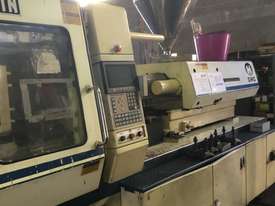 Injection Moulding Machine 220 Tonne - picture1' - Click to enlarge