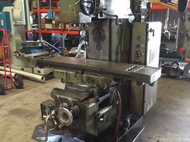 Universal Milling Machine  - picture2' - Click to enlarge