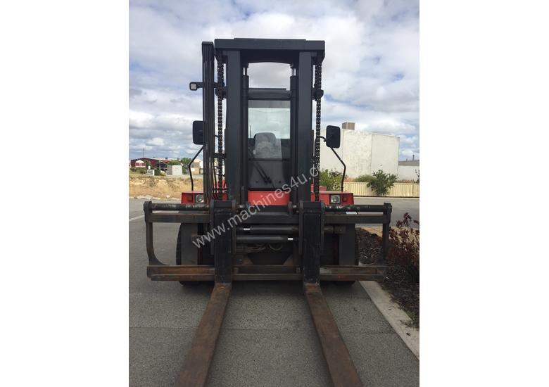 caption 12,000Kg diesel Linde forklift with a wide shifting fork positioner