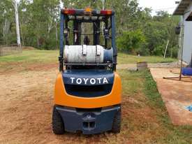 Toyota Forklift 2007 2.5 Tonne Petrol/LPG 3 Stage Side Shift - picture0' - Click to enlarge