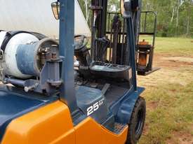 Toyota Forklift 2007 2.5 Tonne Petrol/LPG 3 Stage Side Shift - picture2' - Click to enlarge