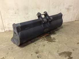 UNUSED 1250MM BATTER BUCKET TO SUIT 2-3T MINI Excavator D894 - picture2' - Click to enlarge