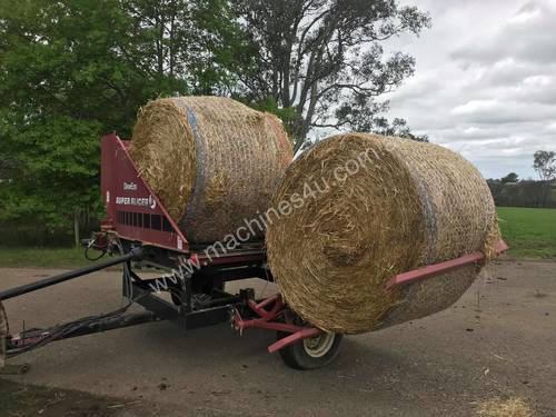 Round Bale Feed Out Wagon