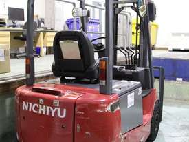 Electric Forklift - picture1' - Click to enlarge